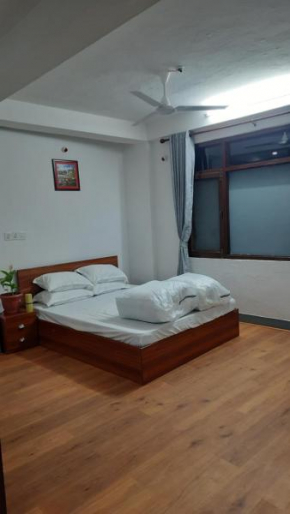 Abhi B & B